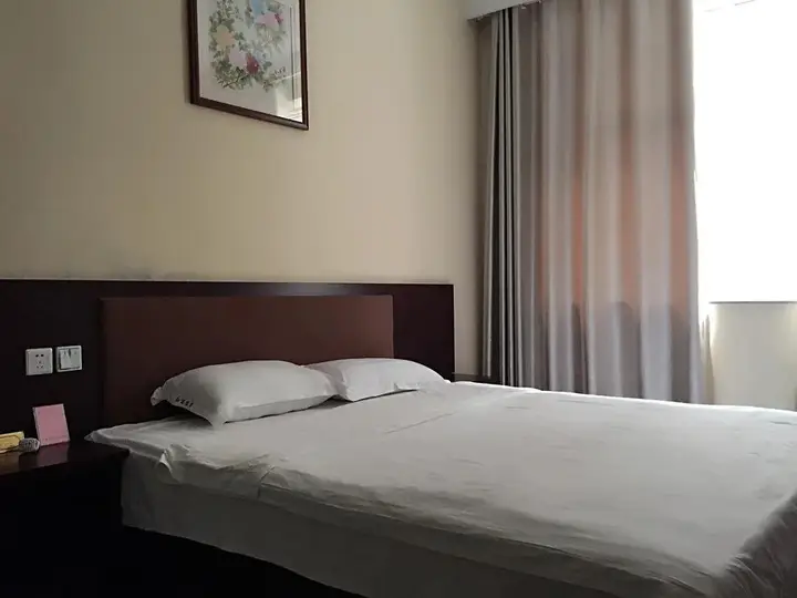 Цзаочжуан: Mingju Business Hotel
