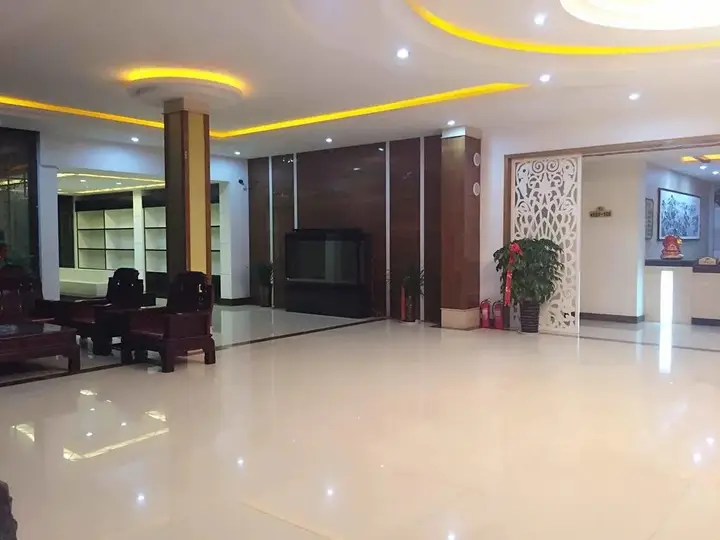 Цзаочжуан: Mingju Business Hotel