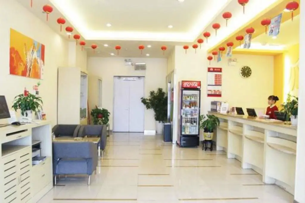 Линьи: Grace Inn Tancheng Bus Terminal Branch