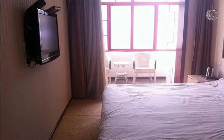 Баодин: Yiming Hotel