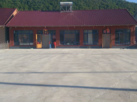 Даньдун: Qingshangou Golden Soil Farmstay