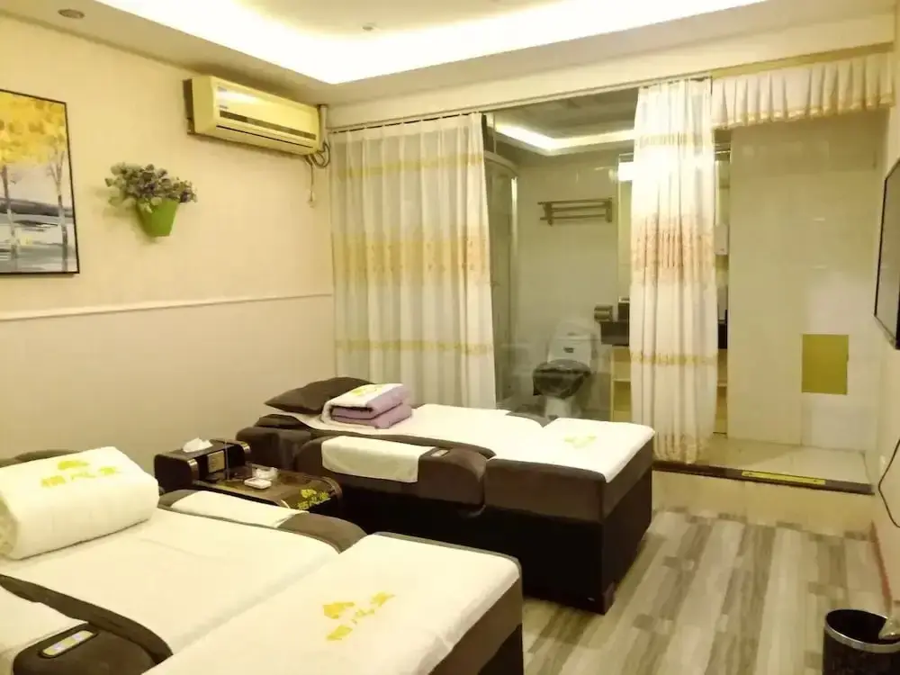 Гуйлинь: GuiLin HongKong Hotel