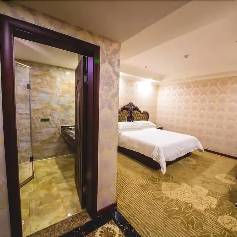 Линьи: Noble Earl Hotel