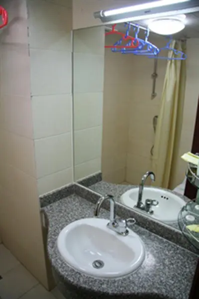 Пекин: Lien Hotel (Beijing Gongti Dongsishitiao Subway Station)