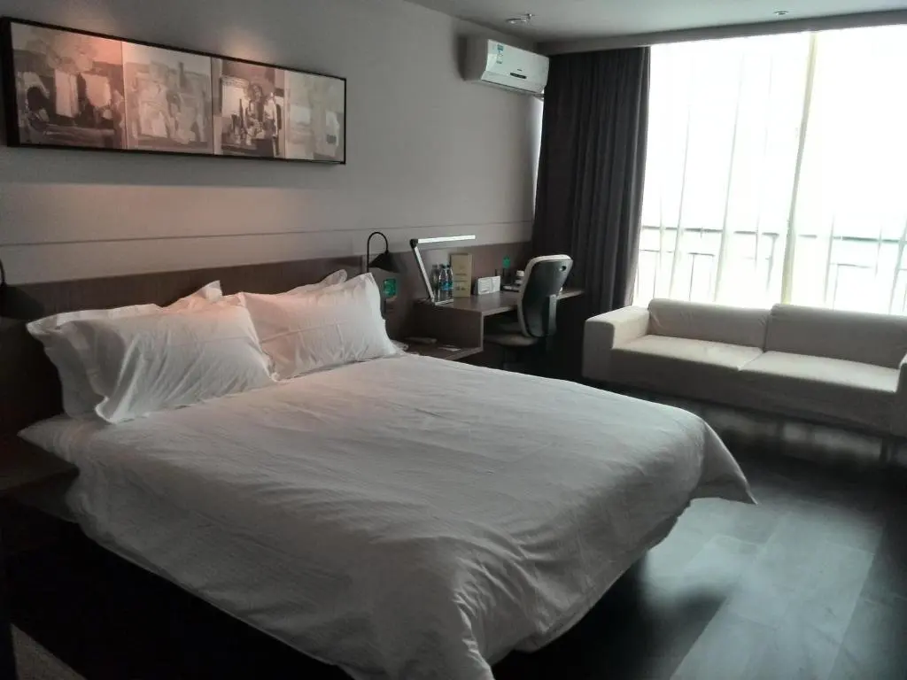 Чанцзи: jinjiang inn select changji administrative center branch