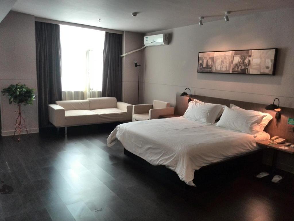 Чанцзи: jinjiang inn select changji administrative center branch