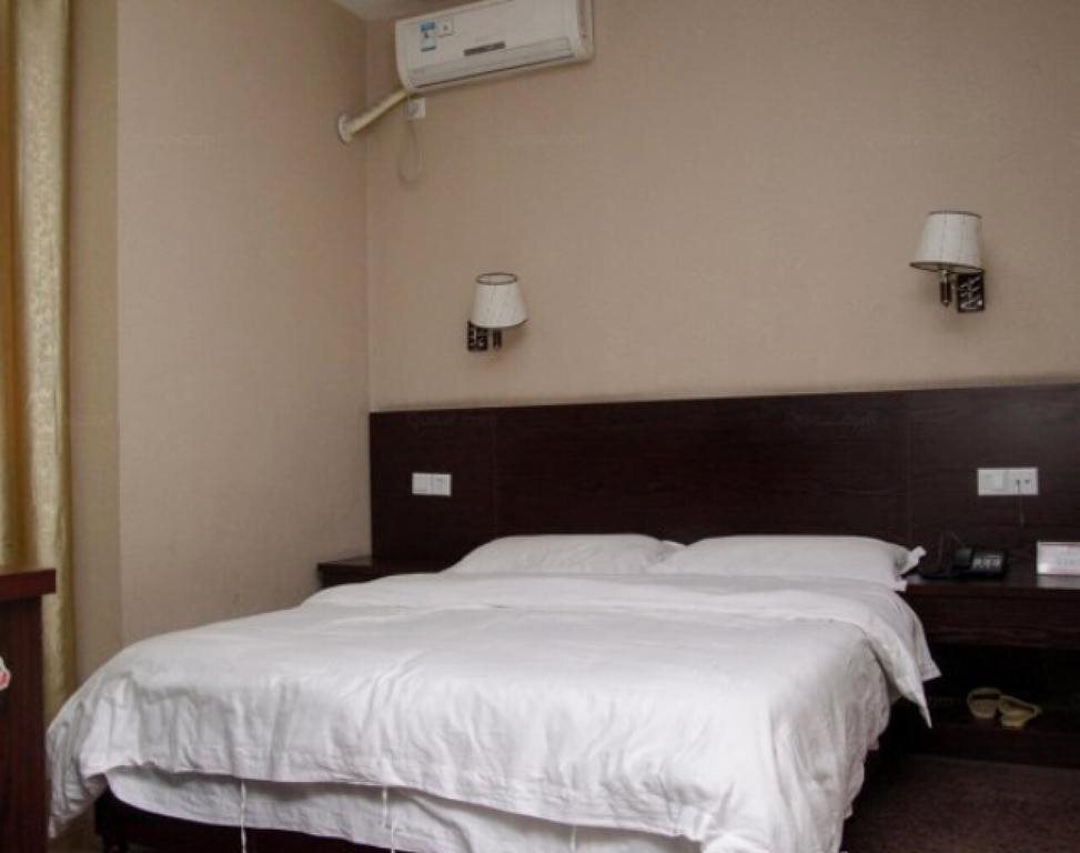 Ичан: Yichang Jungang Business Hotel