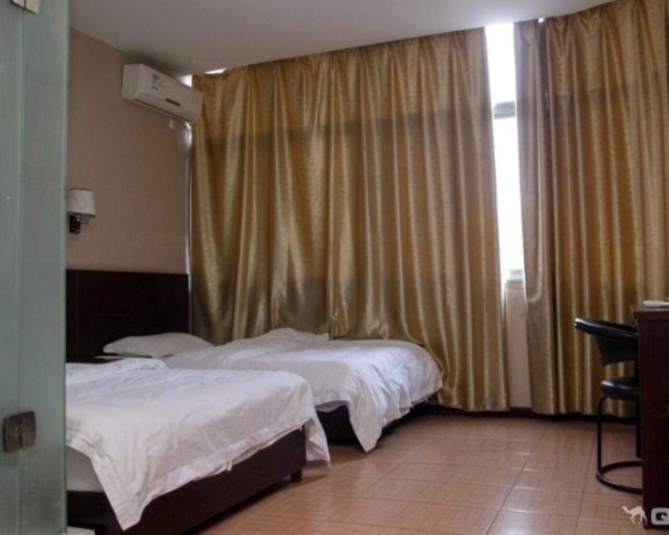 Ичан: Yichang Jungang Business Hotel