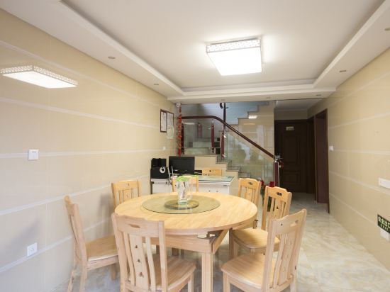 Чичжоу: Jiuhuashan Juyuan Lodge