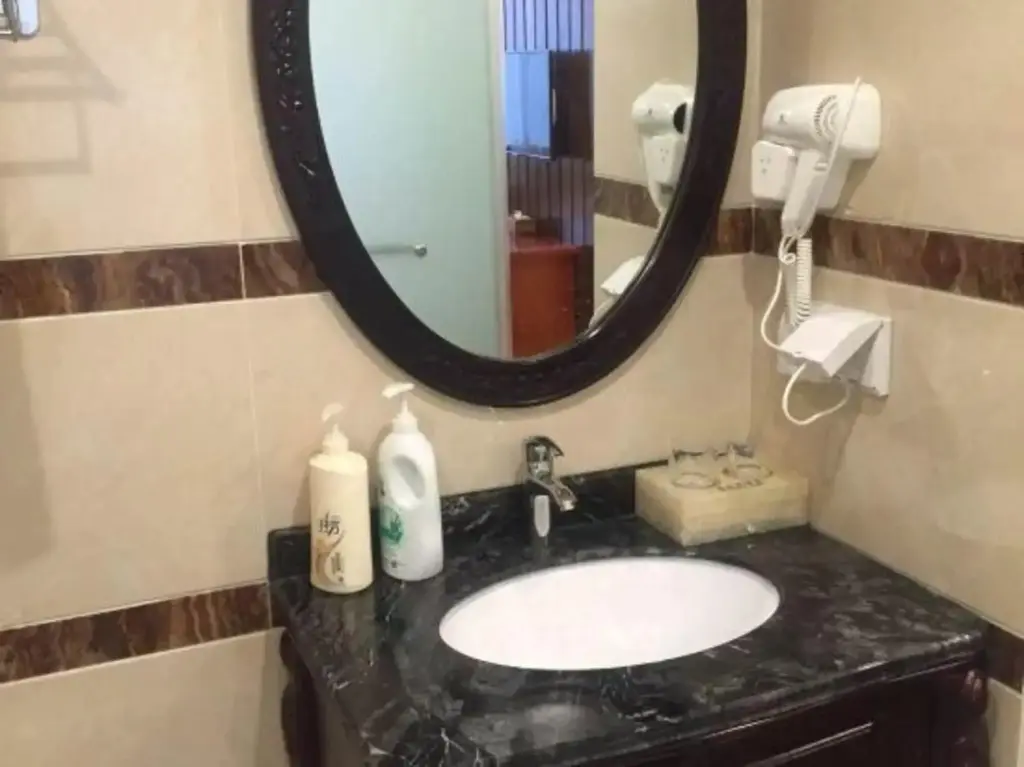 Лешан: Min Sheng Hotel