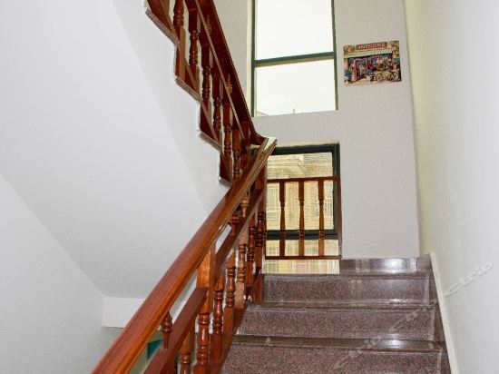 Цзясинь: Xitang Dream Inn