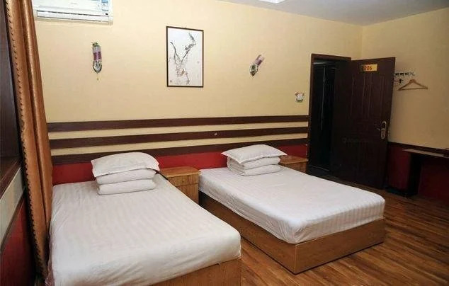 Цзыбо: Yinong Business Hotel