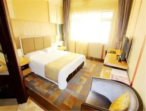 Циндао: Qingdao Dubai Holiday Business Hotel