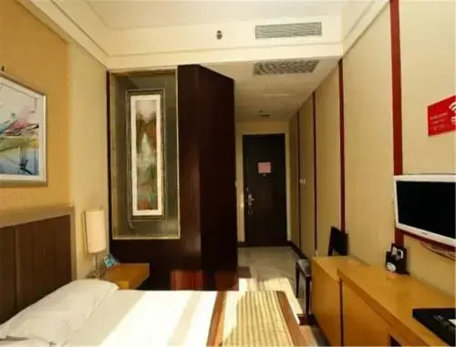 Циндао: Qingdao Dubai Holiday Business Hotel