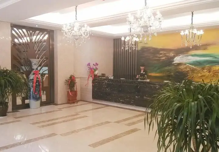 Циндао: Hongyuan International Hotel