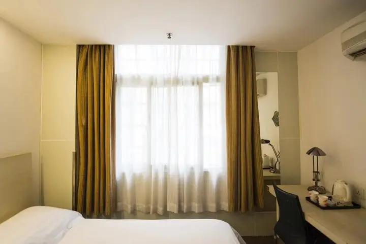 Циндао: Qingdao Huazilin Motai Hotel