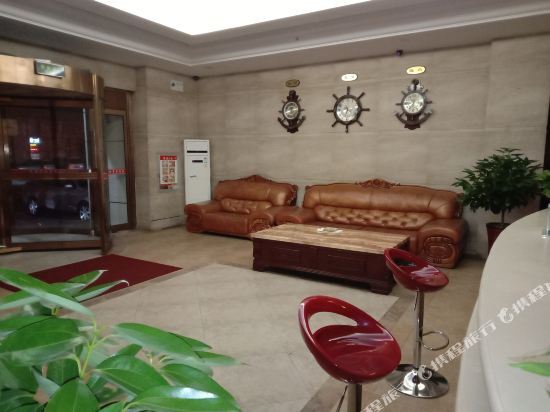 Qingyang Libo Business Hotel — фото 1