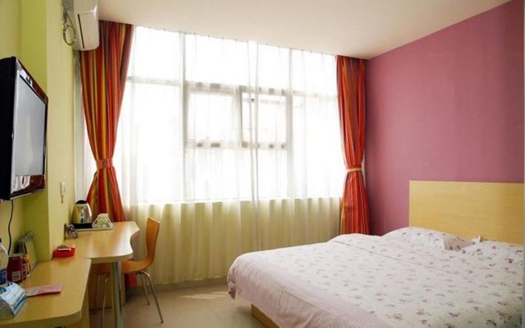 Дунгуань: 8 Inns Dongguan Liaobu Branch