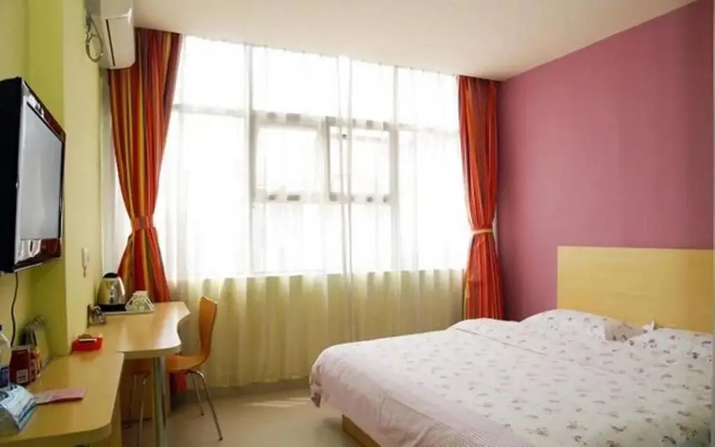 Дунгуань: 8 Inns Dongguan Liaobu Branch