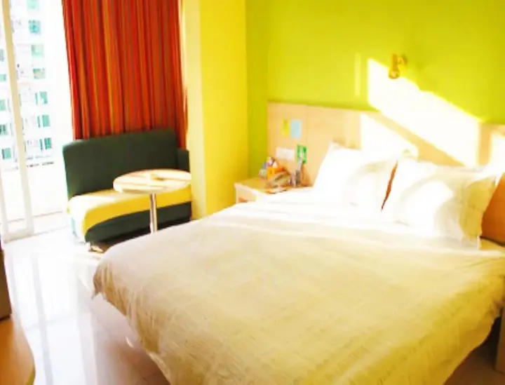 Дунгуань: 8 Inns Dongguan Liaobu Branch