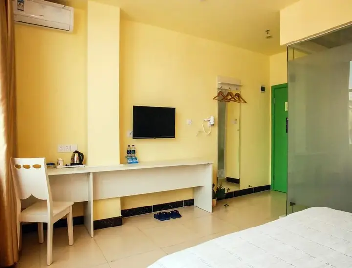 Дунгуань: 8 Inns Dongguan Liaobu Branch