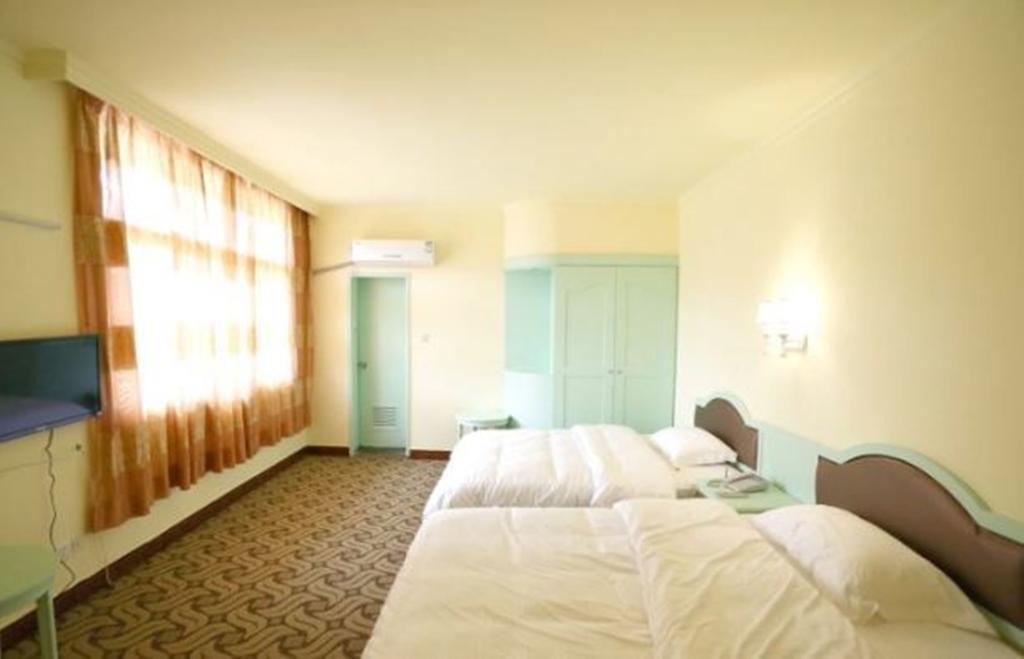 Чжанцзяцзе: Baofeng Mountain Hotel