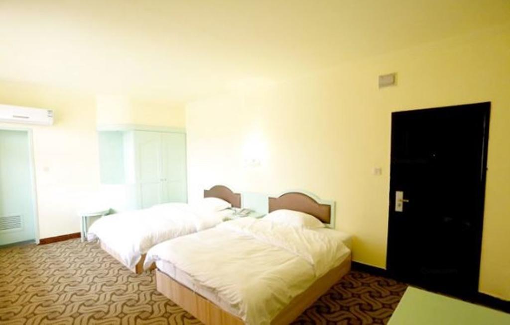 Чжанцзяцзе: Baofeng Mountain Hotel