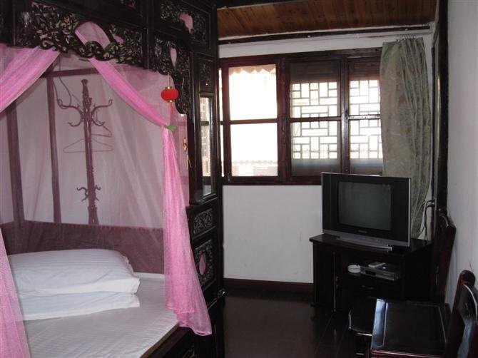 Цзясинь: Xitang Yinshuijing Inn