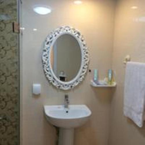 Фушунь: Love Theme Apartment Xinhua Branch