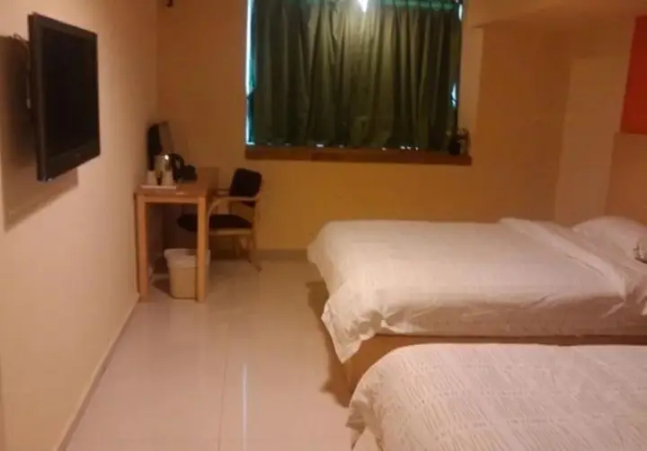Шэньчжэнь: 8 Inn Shenzhen Gongming Branch