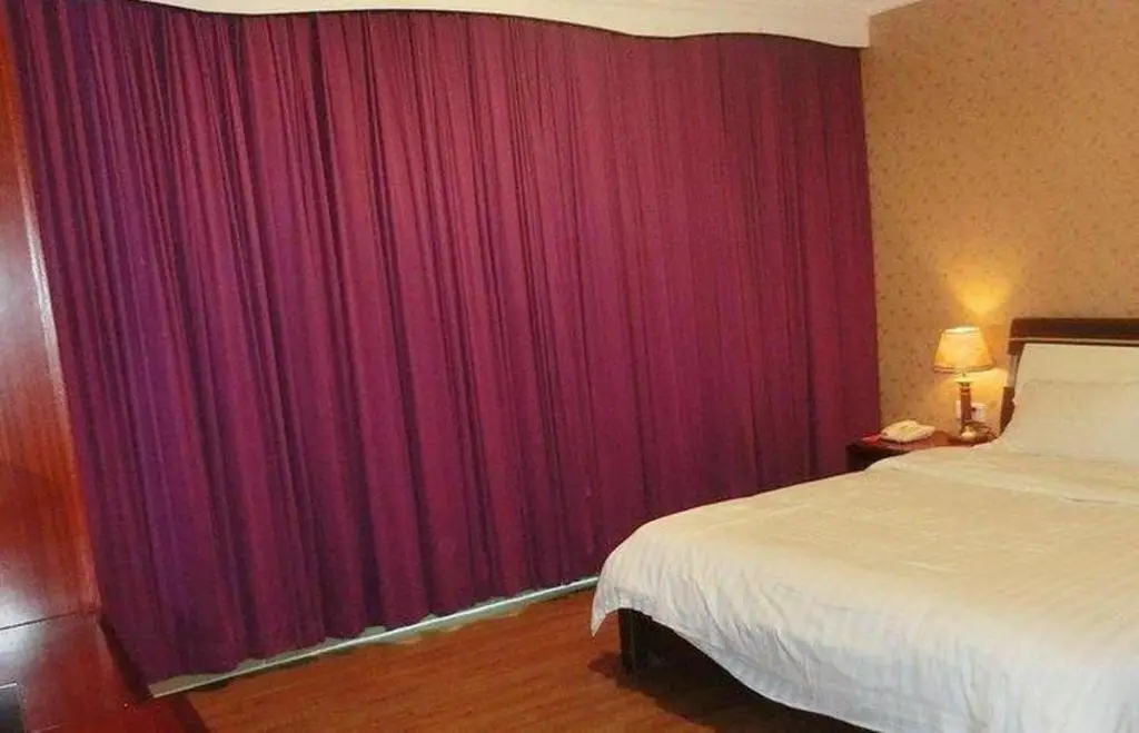 Дунгуань: Guangyuan Hotel (Yellow River Fashion City Shop, Humen Pedestrian Street, Dongguan)