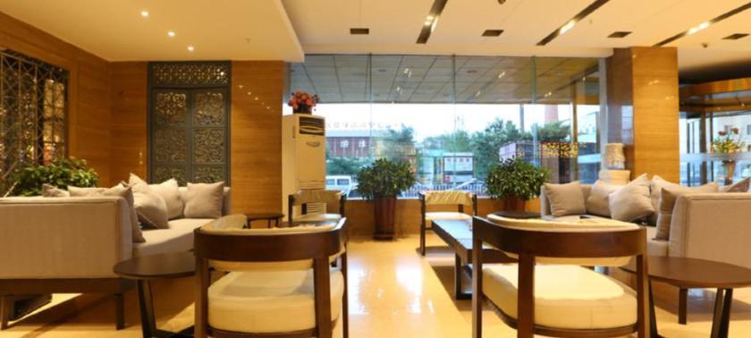 Хух-Хото: Jinyi Chain Hotel Hohhot Zhandong Road Moore City