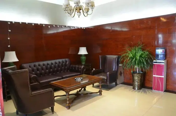 Хух-Хото: Jinyi Hotel Hohhot Shiyangqiao Jikong Zhongxin