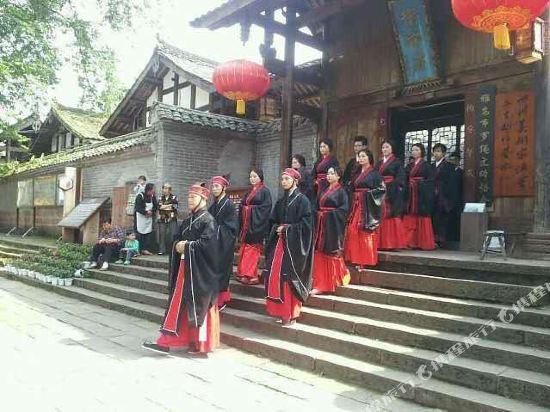 Ya'an Hanjiadayuan Neiya Shoufu Yizhan — фото 1