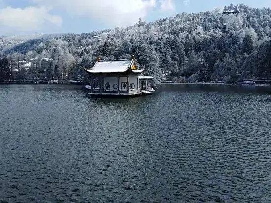 Цзюцзян: Lushan Dongtian Guesthouse
