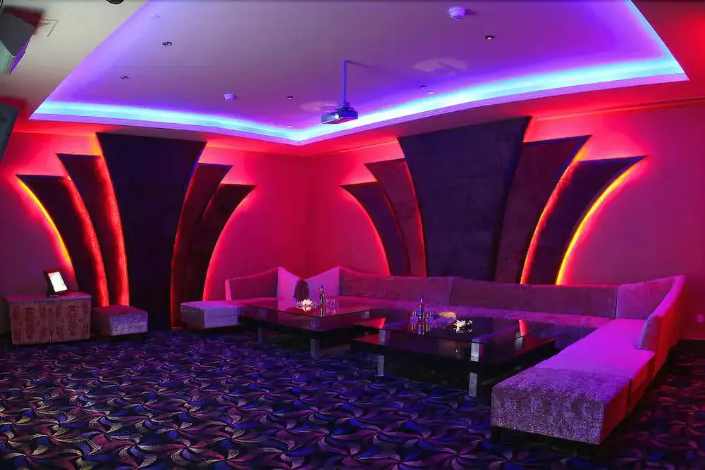 Xiangming Holiday Hotel — фото 1