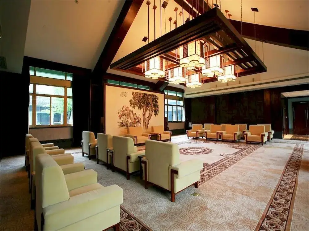 Шаоксинг: Mirror Lake Hotel