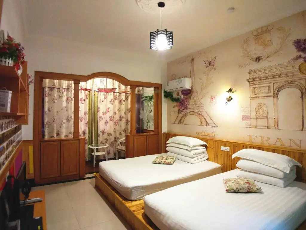 Цзясинь: Wuzhen Guyun Qianxun Inn