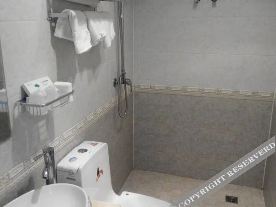 Хулун-Буир: Yuemin Hotel