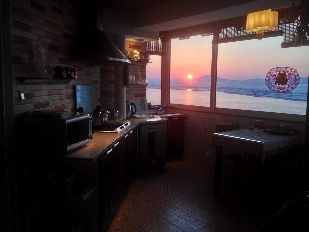 Даньдун: Quanfangwei River View Apartment