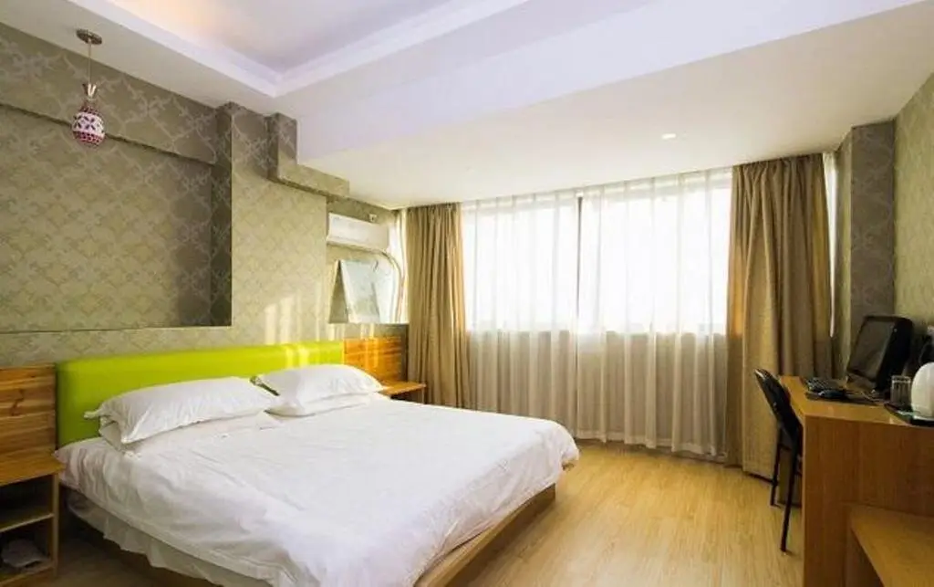 Yimi Hotel (Xiasha University Town, Hangzhou)(杭州一米酒店（下沙大学城文泽路地铁站店）) — фото 1