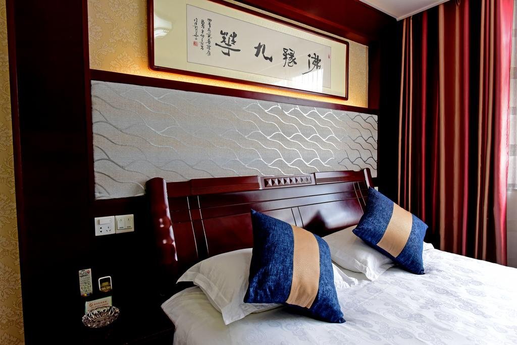 Чичжоу: Jiuhuashan Four Seasons Garden Hotel