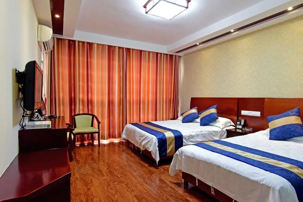 Чичжоу: Jiuhuashan Four Seasons Garden Hotel