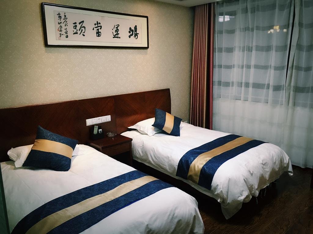 Чичжоу: Jiuhuashan Four Seasons Garden Hotel