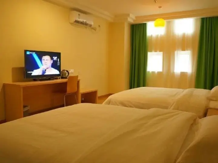 Дунгуань: 8 Inns Fenggang Xingao Shopping Plaza Branch