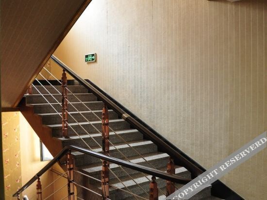 Даньдун: Dong'an Hotel