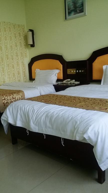 Golden Moon Business Inn — фото 1