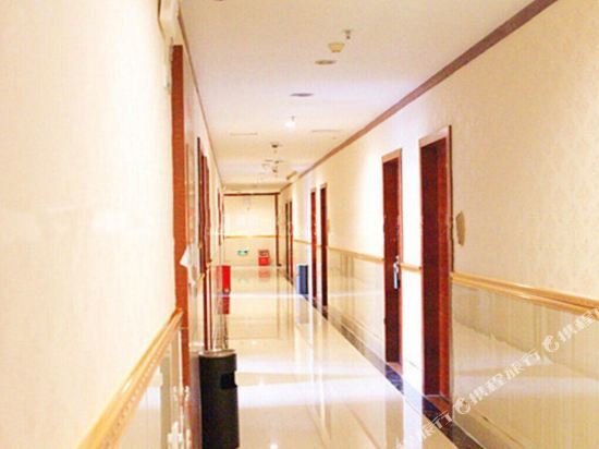 Jinshunda Hotel (New DNA Store, Kuiqi Road Subway Station, Foshan) — фото 1