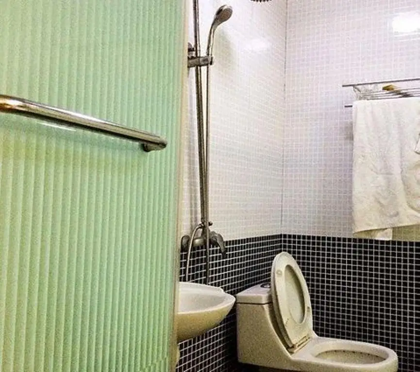 Таншань: Qingquan Express Hotel