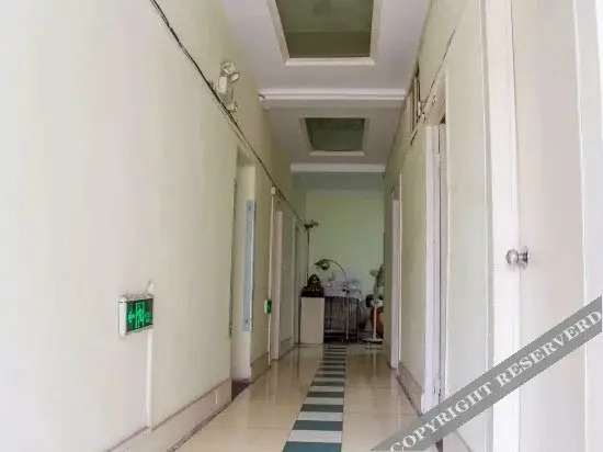 Таншань: Tangshan Fulong Inn